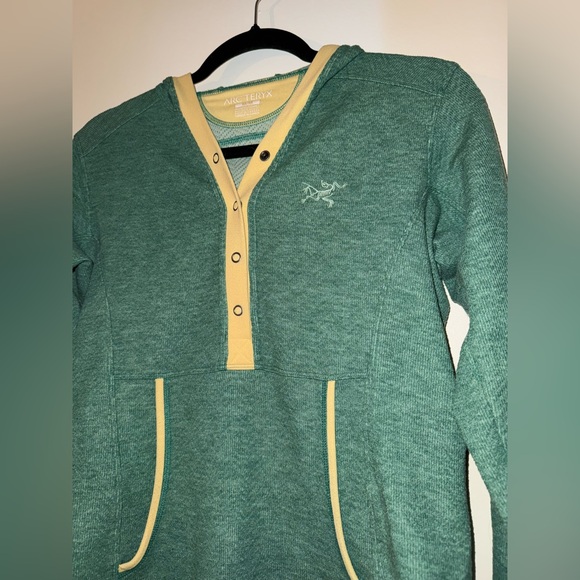 Arc'Teryx Citadel Women's Pullover Hoodie Sweatshirt Size Medium Wool Blend NWOT - Picture 2 of 7